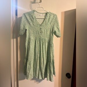 Zara brand women’s dress size 13-14. Lightweight 100% viscose. Good condition.